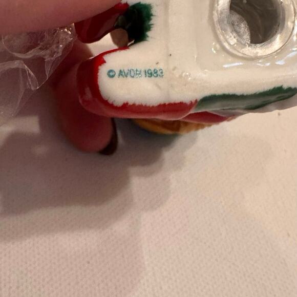 Vintage Avon Santa's Helpers 1983 Salt & Pepper Shakers No Box - Picture 5 of 5